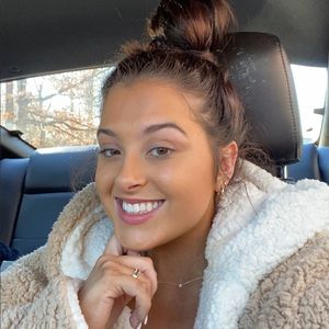 Meet your Posher, Faith